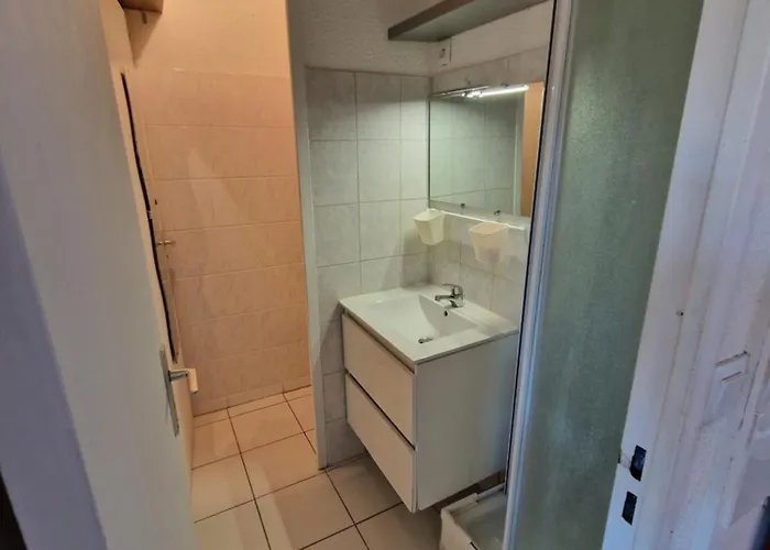 T2 à 2 Pas De La *
